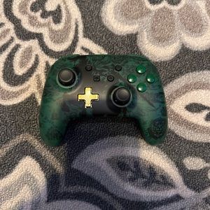Official Nintendo Switch Enhanced Wireless Controller [ Zelda Link Silhouette ]